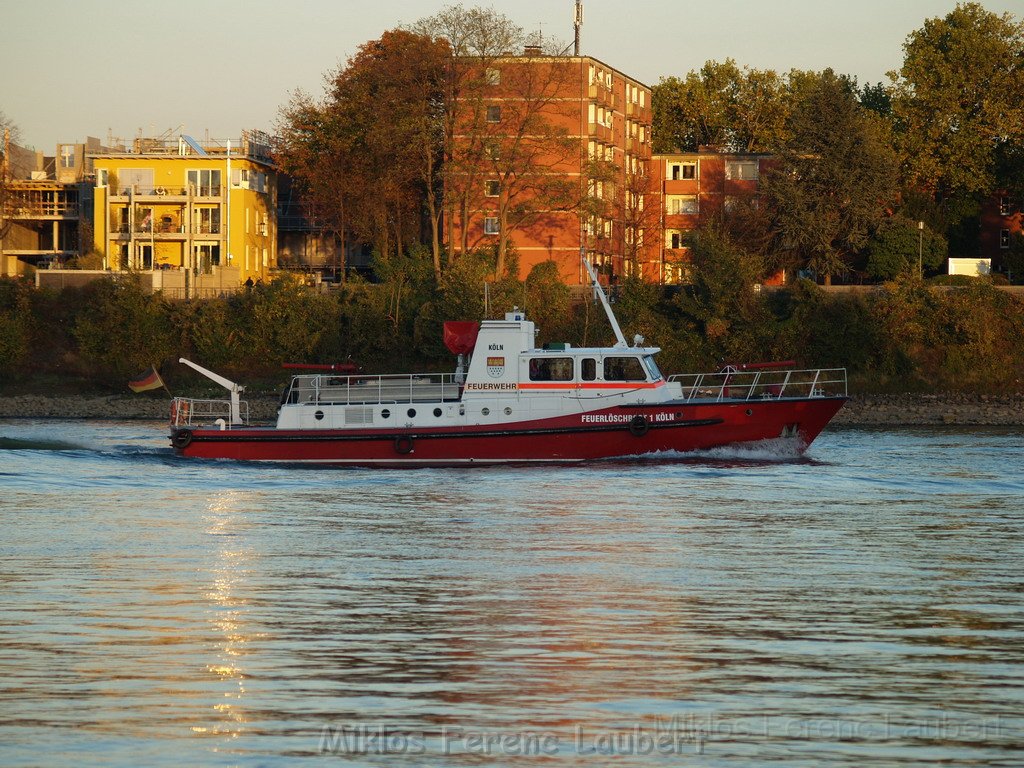 Loeschboot Branddirektor Hans   P050.JPG